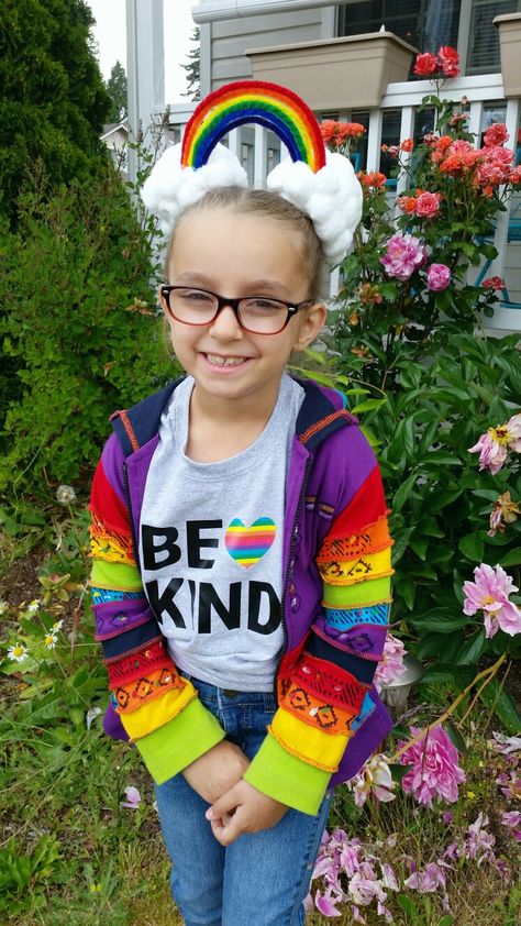 Wacky Wednesday - Crazy Hair Day at school! Rainbow pipe cleaners and cotton balls for the clouds. Crazy Hair For Kids, Crazy Hat Day, Easter Hairstyles For Kids, Wacky Hair Days, Crazy Hair Day, Going Out Hairstyles, Wacky Hair, Crazy Hair Day At School, Easter Hair Bow