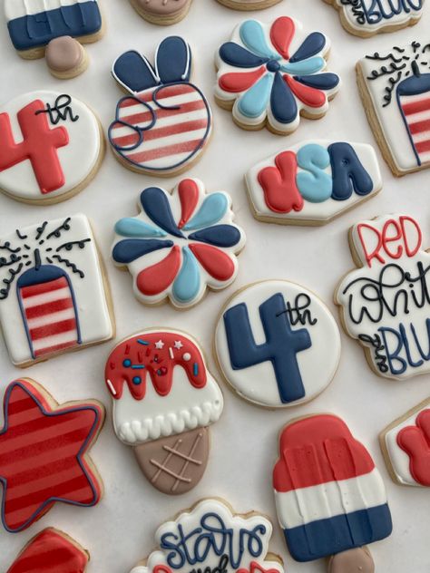 Red White & Four Labor Day Cookies Decorated, Labor Day Cookies, Red White And Blue Cookies, Map Cake, Summer Sugar Cookies, Patriotic Cookies, Blue Desserts, Blue Cookies, Sugar Cookie Icing