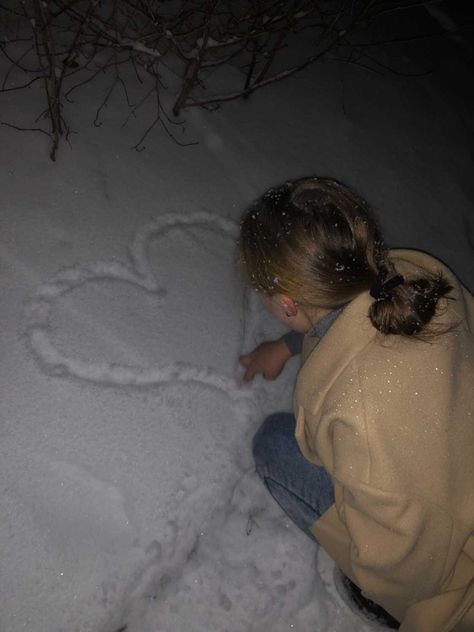 LOVE, girl, snow, winter, heart, night Girl In Snow, Winter Heart, Snow Pics, Winter Shoot, Relatable Comics, Girl Struggles, Snow Night, Funny And Relatable, Wish You Merry Christmas