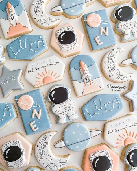 No Spread Sugar Cookie Recipe, Moon Cookies, Astronaut Birthday, Space Boy, Space Birthday Party, Soft Sugar Cookies, Sugar Cookie Recipe, Sugar Cookie Designs, Fancy Cookies