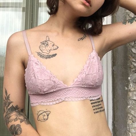 Bra Tattoo, Small Tats, Aesthetic Tattoo, Tattoo Placement, Skin Art, Piercing Tattoo, Body Mods, Pretty Tattoos, Tattoo You