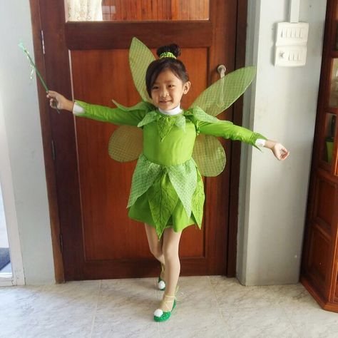 Inspiration & accessories for your DIY Tinker Bell halloween costume idea #tinkerbell #costume #tinkerbellcostume #tinkerbellcostume #halloweencostume #tinkerbell #diytinkerbellcostume #makingatinkerbellcostume #bell #tinkerbellcostumediy #disneycostumes #tinker #tinkerbellhalloweencostume #costumes #tinkerbellshoe #tinkerbellcosplay #fairycostume #halloween #tinkerbellmake-up #diycostume #peterpan #diypeterpan #diypeterpancostume #peterpancostume #doityourself #diycostume #diytutorial Diy Tinker Bell Costume, Tinker Bell Halloween Costume, Bell Halloween Costume, Tinker Bell Halloween, Diy Tinkerbell Costume, Diy Peter Pan Costume, Tinkerbell Halloween Costume, Tinker Bell Cosplay, Tinkerbell Shoes