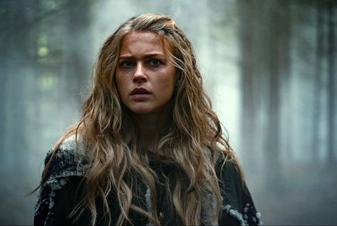 Jeanne Goursaud, The Last Kingdom, Netflix Original Series, Female Character Inspiration, Elder Scrolls, Period Dramas, Book Inspiration, American Horror Story, Shadowhunters