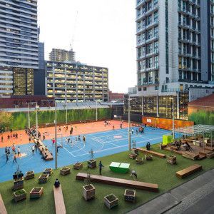 A’Beckett Urban Square has super-sized the pop-up park. Formerly a 30,000 sq. ft. parking lot, today this vibrant public space includes basketball courts, ping-pong tables, BBQs and WiFi. #LQC can be applied to varying scales! #PlaceMaking: Small Urban Garden Design, Urban Square, Sports Facility Architecture, Small Urban Garden, Urban Garden Design, Active Design, Sport Park, Landscape Architecture Design, Architecture Awards