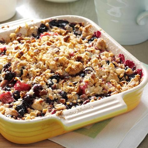 Dump Desserts, Blueberry Crumble Recipes, Blueberry Rhubarb, Rhubarb Crisp, 8x8 Pan, Bisquick Recipes, Blueberry Crumble, Blueberry Desserts, Crumble Recipe