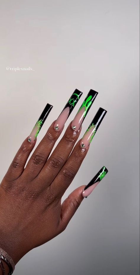 Green Acrylic Nails Black Women, Black And Green Nails Acrylic, Green Long Acrylic Nails, Green And Black Acrylic Nails, Green And Black Nails Acrylic, Black And Green Nails Designs, New Year Nails Design 2022, Green Baddie Nails, Baddies Nails