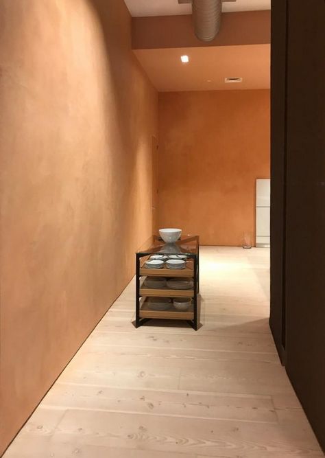 Matteo Brioni's fine clay and lime finishing plaster for Bulthaup New York Limewash Terracotta Wall, Clay Plaster Interior, Terracotta Plaster Wall, Clay Plaster Walls, Terracotta Texture Paint, Polished Clay Plaster, Clay Interior, Matteo Brioni, Hemp House