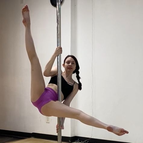 (Learn) Jamilla - Pole Dance Transitions | PolePedia Move Dictionary Pole Dance, Safety Tips, Injury Prevention, Pole Dancing, Bring It On