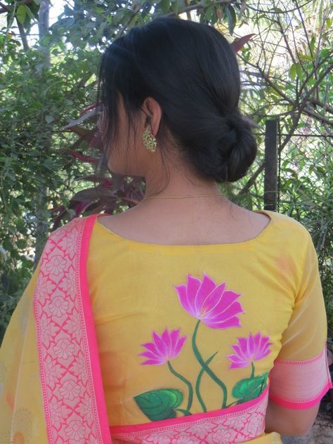 Hand Painted Blouse, Blouse Painting, Painted Blouse, Pichwai Painting, Pichwai Paintings, Saree Blouses, Lotus Design, Paint Ideas, Fabric Painting