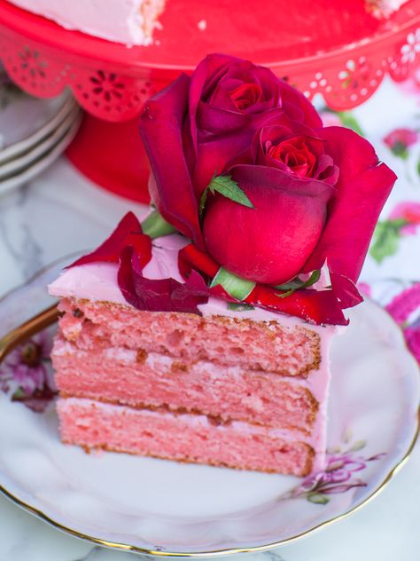 Rose Cake (video) - Tatyanas Everyday Food Rose Water Cake, Rose Cake Recipe, Water Cake, Rose Buttercream, Cake Rose, Lavender Cake, Cake Video, Rose Flavored, Recipe Cake