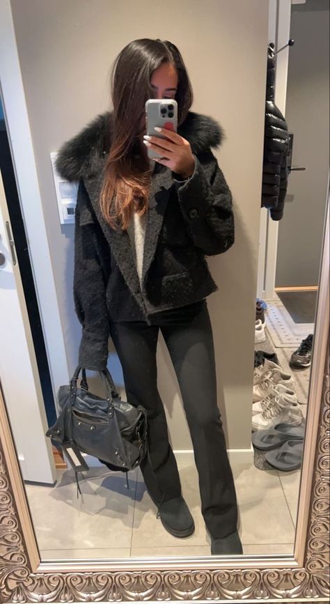 Vinter Mode Outfits, Outfits Los Angeles, Grey Sweater Outfit, Stile Blair Waldorf, Oversized Grey Sweater, California Outfits, Stockholm Fashion, Cute Fall Outfits, Fashion Mistakes