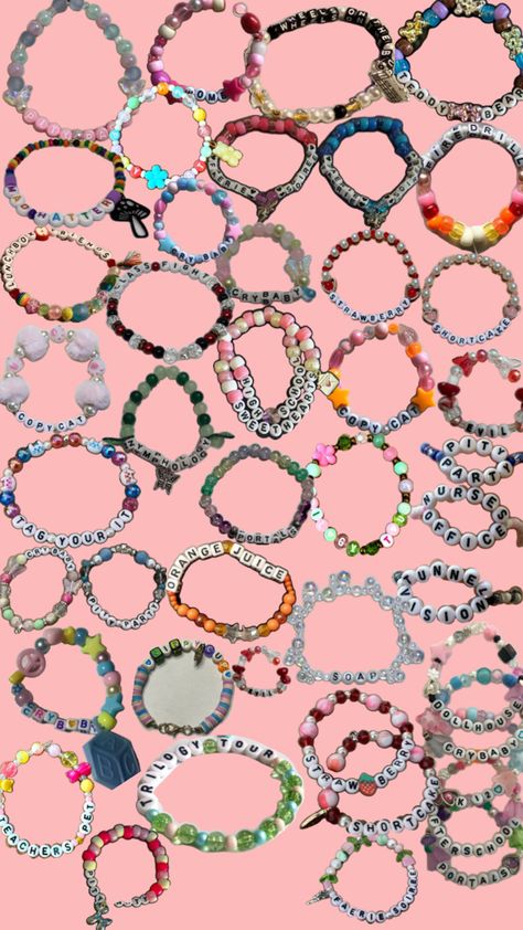 Braclets Diy, Preppy Bracelets, Pretty Phone Wallpaper, Show And Tell, Bracelet Crafts, Melanie Martinez, Phone Wallpaper, Iphone Wallpaper, Beaded Bracelets