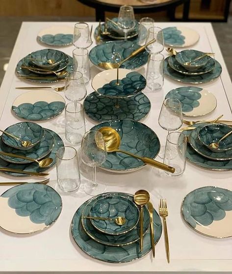 Dish Sets Dinnerware, Dinner Set Design, Assiette Design, Kitchen Decor Collections, Dinnerware Set Modern, Crockery Design, Dining Etiquette, Kitchen Accessories Decor, Luxury Dinnerware