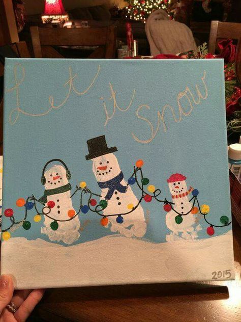 Family snowmen footprints Footprint Crafts, Easy Canvas, Footprint Art, Handprint Crafts, Daycare Crafts, Preschool Christmas, Christmas Canvas, Christmas Crafts For Kids, Winter Crafts