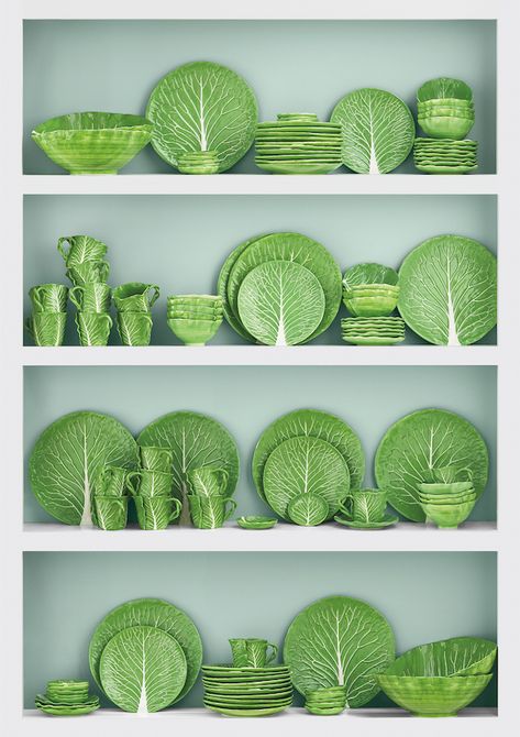 Lettuce Leaf Collection with porcelain fruit/veggies Crockery Set, Green Plates, Tanah Liat, Spring Table, Spring Green, Decoration Table, Plate Sets, Ceramic Pottery, Ceramic Art