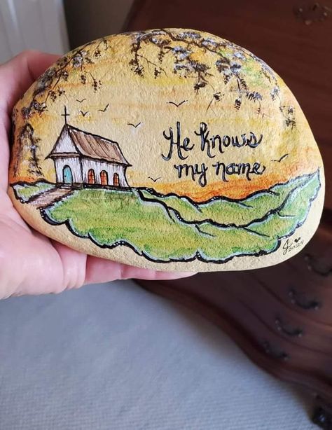 Painted Rocks Christian, Scripture Rock Painting, Christian Painted Rocks, Scripture Rocks, Door Leaners, Prayer Rocks, A Blessed Sunday, Art Competition Ideas, Jesus Crafts