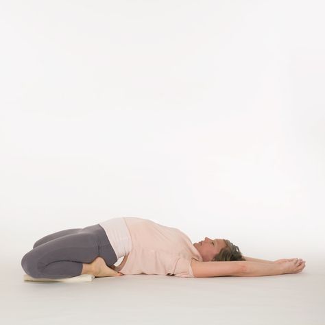 Saddle pose (prep for upward bow) Yin Poses, Yin Yoga Poses, Hip Mobility, Yoga Teachers, Knee Injury, Hip Flexor, Yin Yoga, Yoga Teacher, Lower Back