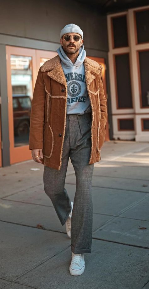 Male Fashion Fall 2024, Nyfw Men Street Style, Nyc Street Style Men, Men Fashion Trends 2024, Men Winter Fashion, Brown Pants Outfit Men, Mens Street Style Urban, Chicos Fashion, Overcoat Men