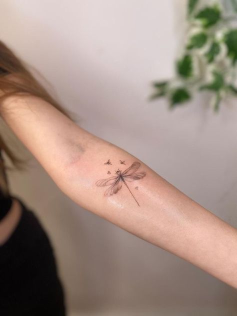 Delicate Dragonfly Tattoo, Small Dragonfly Tattoo, Mom Tattoo Designs, Mom Tattoo, Mother Tattoos, Dragonfly Tattoo, Ink Ideas, Friend Tattoos, Mom Tattoos