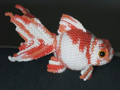 Ravelry: Jkelley393's Goldfish School Goldfish Crochet, Crochet Fish Patterns, Big Crochet, Crochet Fish, Crochet Tutorial Pattern, Crochet Twist, Beginner Crochet Tutorial, Fish Patterns, Cute Stuffed Animals