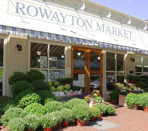 Downtown Rowayton. http://blog.williampitt.com/2015/03/rowaytons-coastal-lifestyle-without-compromise/ Rowayton Connecticut, Coastal Connecticut, Darien Connecticut, Milford Connecticut, Mystic Connecticut, Connecticut Travel, New Haven Connecticut, Hartford Connecticut, Long Island Sound