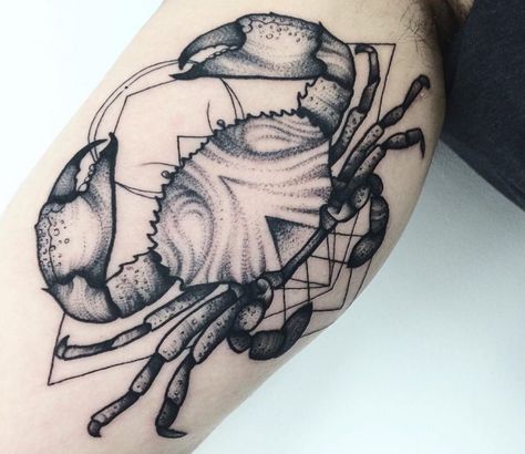 Partner Tattoos, Crab Tattoo, Tattoo Animal, Line Work Tattoo, Tattoo Sleeve Men, Animal Tattoos, Future Tattoos, Tattoos And Piercings, Body Art Tattoos