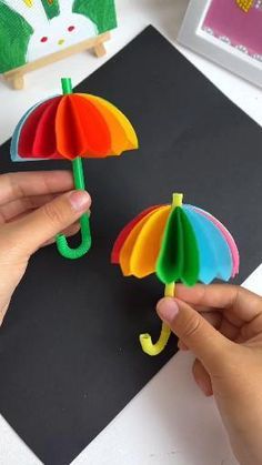 Instruções Origami, Handmade Paper Crafts, Decorations Table, Diy Crafts Paper Flowers, Diy Crafts For Kids Easy, Kraf Diy, Fun Easy Crafts, Construction Paper, Paper Crafts Diy Kids