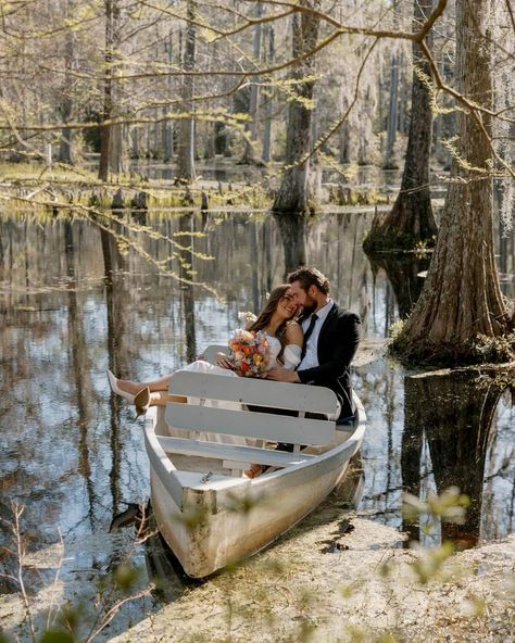 The notebook photoshoot inspiration of your dreams✨ swipe for the sweetest film inspired edit>>> Workshop: @oursacredvows Shoot concepts: @jaromandshanessa Models: @lashie_ Florist: @thistleandlaceflorals Floral ribbon: @tinted.studio Dress and veil: @rawgoldenrentals —— #socalweddingphotographer #charlestonweddingphotographer #cypressgardenswedding #cypressgardens #thenotebook #canoewedding #californiaweddingphotographer #destinationweddingphotographer The Notebook Photoshoot, Notebook Photoshoot, Canoe Wedding, Best Notebook, Couples Pics, Cypress Gardens, Charleston Wedding Photographer, Floral Ribbon, Cool Notebooks