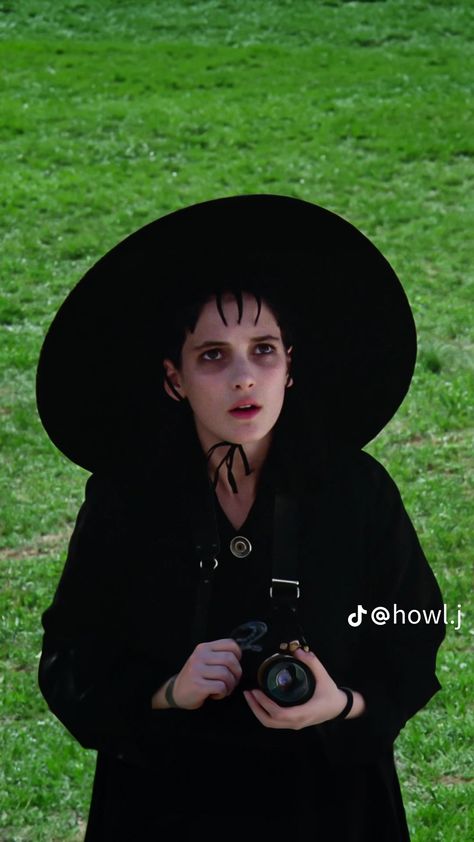 Lydia Deetz Black Outfit, Winona Ryder Beetlejuice, Beetlejuice Lydia Deetz, Lydia Beetlejuice, Silent Disco, Beetlejuice Halloween, Lydia Deetz, Beetlejuice Beetlejuice, Tim Burton Movie