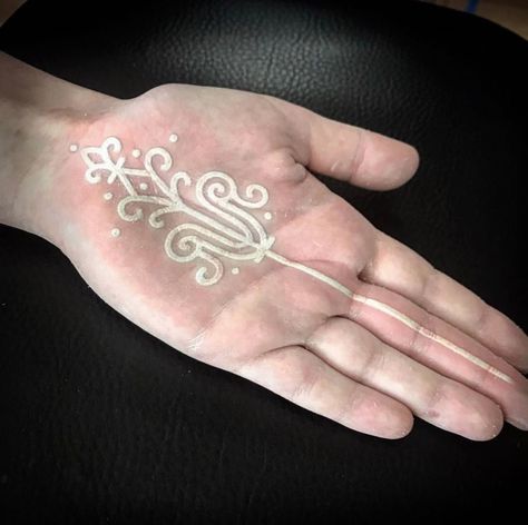 White ink tattoo design on the palm done by @bodilblackart | www.otziapp.com Tattoos White Ink, Hand Palm Tattoos, Tattoo Healing Process, Palm Tattoo, H Tattoo, Palm Tattoos, White Ink Tattoo, Hand Palm, Spine Tattoos For Women