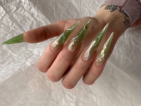 Green And Gold Long Nails, Sage Green Stiletto Nails, Peridot Nails, Fairy Core Nails, Ivy Nails, Stilleto Nails Designs, Green Acrylic Nails, Grunge Nails, Stiletto Nails Designs