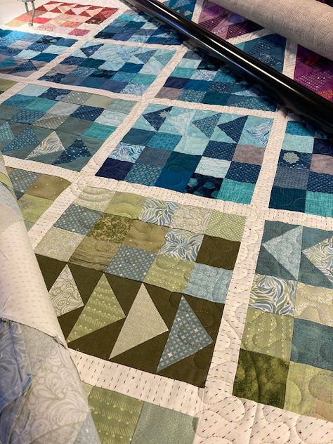 Happy Sunday Everyone, All That Jazz, Pretty Quilt, Printed Backgrounds, Mini Quilt, Blog Photo, Quilt Top, Happy Sunday, My House