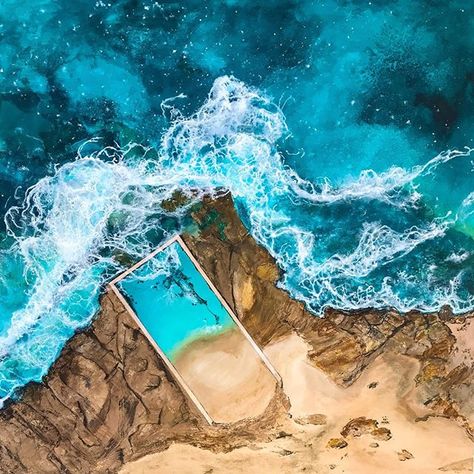 One of the iconic rock pools dotted along Sydney's shoreline North Cronulla's rock pool was built in the early 1930s. Celebrate the iconic beachscape with this spectacular aerial view painting by Vanessa Mae. .  NORTH CRONULLA by Vanessa Mae  #bluethumbartist #homeofaustralianartists .  .  .  #artist #nonudewalls #bluethumb #art #australia #australianartist #artspotlight #artoftheday #paintingoftheday #photooftheday#cronulla #bondi #icebergs #cronullabeach #artcollectors #artwork #drawing #insta Pool Drawing, Bondi Icebergs, View Painting, Upcoming Artists, Ocean Sounds, Paint Rock, Rock Pools, Finger Painting, Buy Art Online