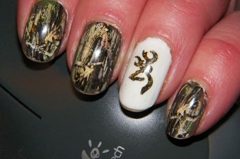 In celebration of deer season ;) Hunting Nail Designs, Country Nail Designs, Hunting Nails, Camo Nail Art, Camo Nail Designs, Country Acrylic Nails, Deer Nails, Camouflage Nails, Camo Nails