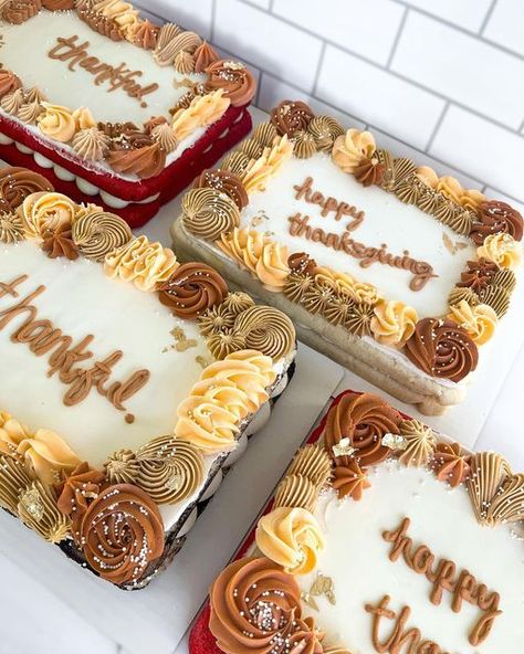 Thanksgiving Theme Cake Ideas, Thanksgiving Tres Leches Cake, Simple Thanksgiving Cake Designs, Thanksgiving Sheet Cakes Decorated, Thanksgiving Sheet Cake Ideas, Fall Sheet Cake Ideas, Rustic Sheet Cake, Thanksgiving Bento Cake, Sheet Cake Designs Birthday Simple