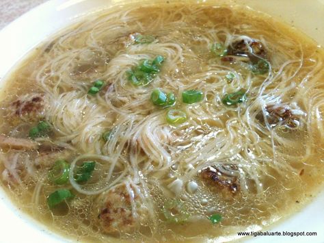 Misua Recipe, Boiled Quail Eggs, Filipino Soup Recipes, Philippines Recipes, Filipino Food Dessert, Philippines Food, Meatball Soup, Vietnamese Restaurant, Soup Kitchen