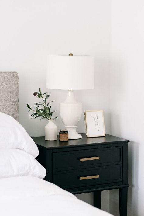 Janet Kwan - Interior & Lifestyle Photographer - 3 ways to photograph nightstands Night Stand Decor Bedside Tables, Black Nightstand Decor, Black Nightstand Bedroom, Bedroom Nightstand Ideas, Nightstand Aesthetic, Dark Bedside Tables, Bedside Table Styling, Nightstand Ideas, Nightstand Styling