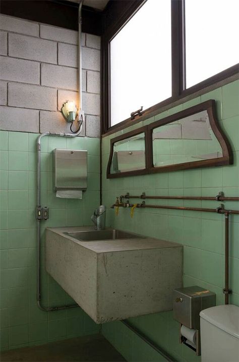 Cosy Industrial, Vintage Industrial Bathroom, Bedroom Cosy, Industrial Bathroom Decor, Industrial Bathroom Design, Industrial Decor Kitchen, Bedroom Industrial, Door Bedroom, Industrial Door