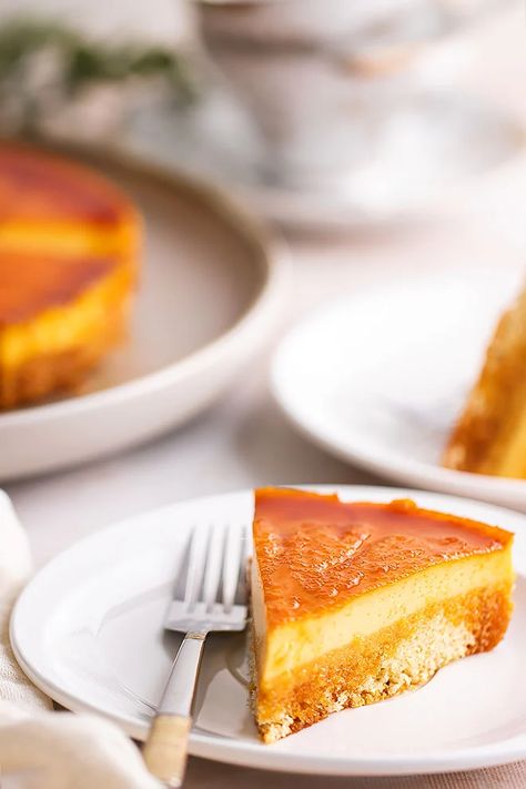 Vanilla Flan Cake (Easy Classic Recipe) - Munaty Cooking Vanilla Flan Cake Recipe, Easy Flan, Impossible Cake, Vanilla Flan, Flan Cake, Vanilla Sponge Cake, Flan Recipe, Homemade Caramel Sauce, Rich Desserts