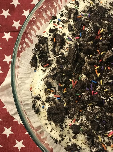 Cookies And Cream Salad, Oreo Salad Recipe, Oreo Cookie Salad, Oreo Salad, Noodle Salads, Cookie Salad, Appetizer Board, Golden Oreo, Farm Wife