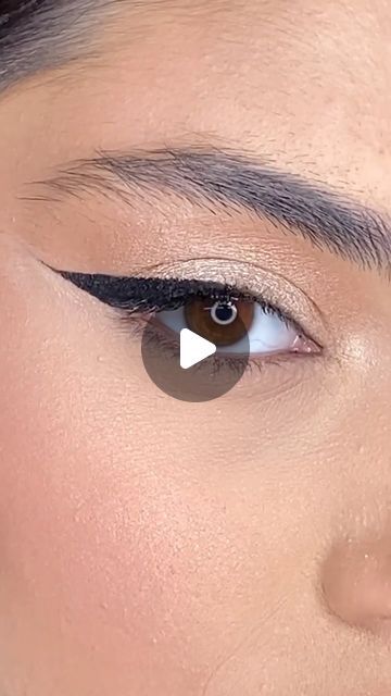 Simple Makeup With Eyeliner, Liquid Eyeliner Tutorial For Beginners, Simple Eyeliner Tutorial, Liner Eye Makeup, I Liner, Liquid Eyeliner Tutorial, Eyes Liner, Simple Eyeliner, Eye Makeup Techniques