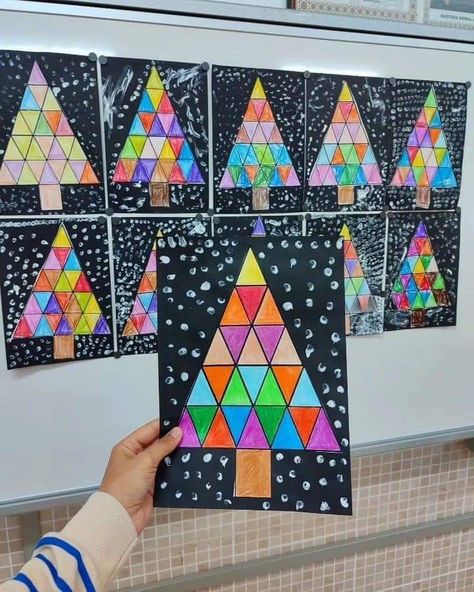 Christmas Crafts Year 2, Third Grade Christmas Art Projects, Year 6 Christmas Craft, Christmas Art Second Grade, Ks2 Christmas Crafts, Grade 3 Christmas Art, 2nd Grade Christmas Art, Grade 1 Christmas Art, Step By Step Drawing Christmas