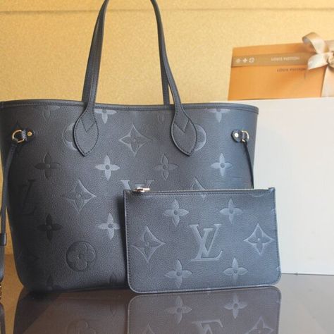 蘆慄‍♀惡‍♀Louis Vuitton NEVERFULL Tourterelle LV Black Totes Bags New Year Is Coming, Black Leather Top, Brand Name Clothing, Louis Vuitton Empreinte, Louis Vuitton Neverfull Mm, Neverfull Mm, My Wardrobe, Vuitton Neverfull, Black Tote