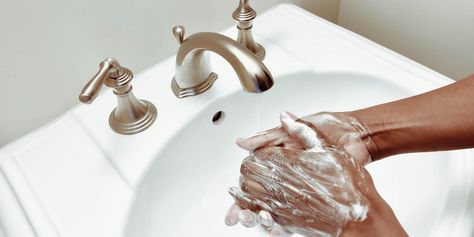 Common Hand-Washing Mistakes to Avoid | Real Simple Washing Hands Aesthetic, Hands Aesthetic, Washing Towels, Cleaning Blinds, Natural Skin Care Products, Washing Hands, Best Cleaning Products, Simple Health, Clean Towels