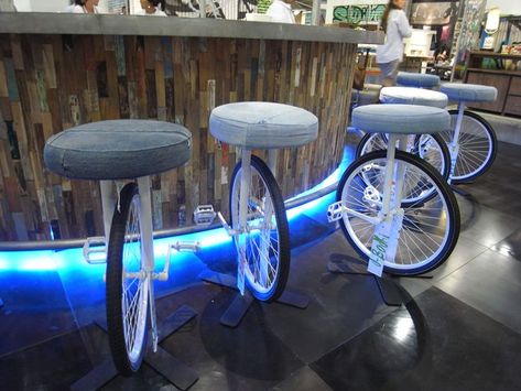 Bar Deco, Old Bicycle, Bicycle Art, Cafe Interior Design, Apartment Furniture, Restaurant Interior Design, Recycled Furniture, Restaurant Interior, Cafe Interior