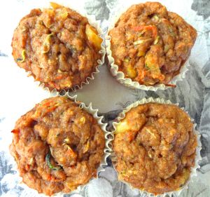 ZUCCHINI, CARROT, AND PINEAPPLE BREAKFAST MUFFINS 2 Carrot Pineapple Muffins, Zucchini Pineapple, Pineapple Breakfast, Carrot Zucchini Bread, Carrot Bread Recipe, Carrot Zucchini Muffins, Pineapple Muffins, Zucchini Muffin, Healthy Pies