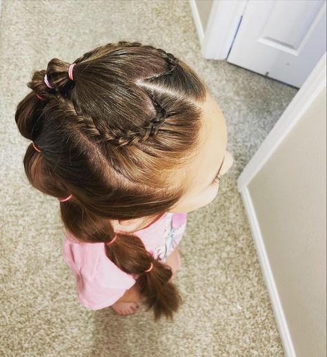 Heart Braids For Kids, Heart Braid Hairstyle, Hairstyle Heart, Braid Heart, Heart Hairstyles, Heart Hairstyle, Heart Braids, Preppy Hairstyles, Heart Braid