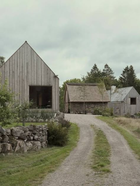 Forest House Modern, House Exterior Architecture, Forest Retreat, Contemporary Barn, Scandinavian Architecture, Brick Architecture, Barn Design, Thatched Cottage, House Modern