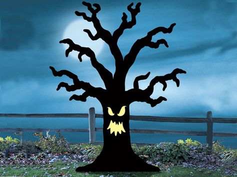 spooky tree - project plan 097D-9078 - houseplansandmore.com Halloween Lawn Decorations, Halloween Yard Art, Custom Crafts, Halloween Lawn, Spooky Tree, Shadow Silhouette, Wood Crafting, Spooky Trees, Lawn Art