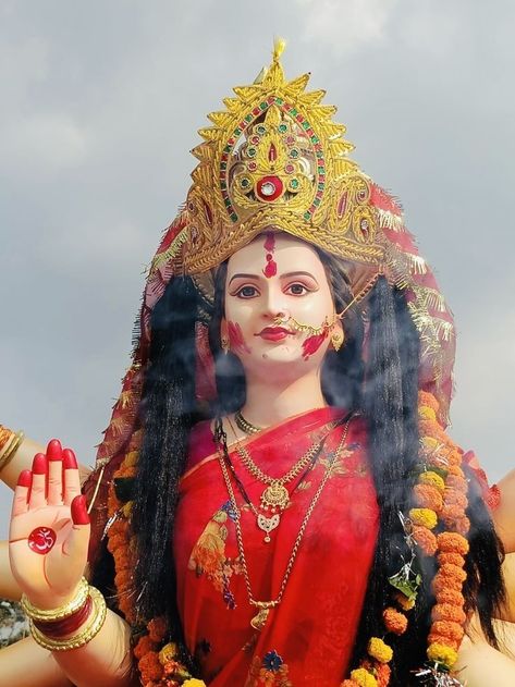 Jay Maa durga Happy Navratri Images Background, Durga Maa Hd Wallpaper, Jay Maa Durga, Maa Ambe, Saraswati Picture, Navratri Devi, Home Shrine, Navratri Devi Images, Status Photo